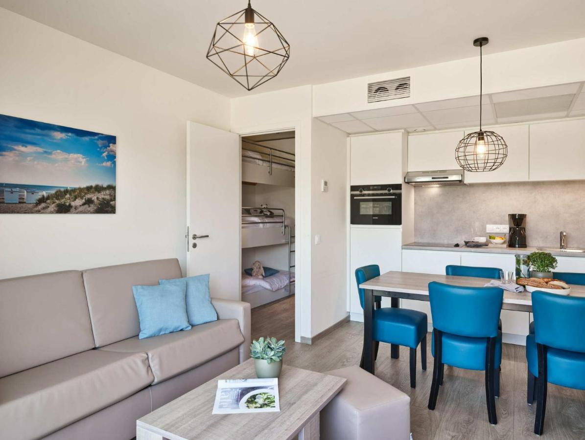Holiday Suites Nieuwpoort Ruang foto